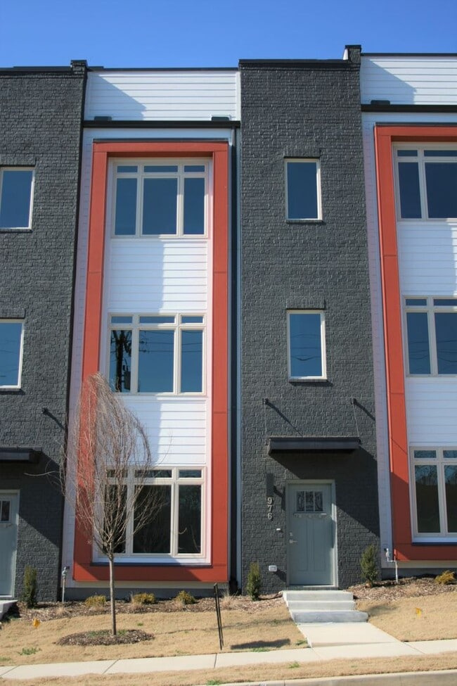 Primary Photo - Youngs Lane Luxury Townhome