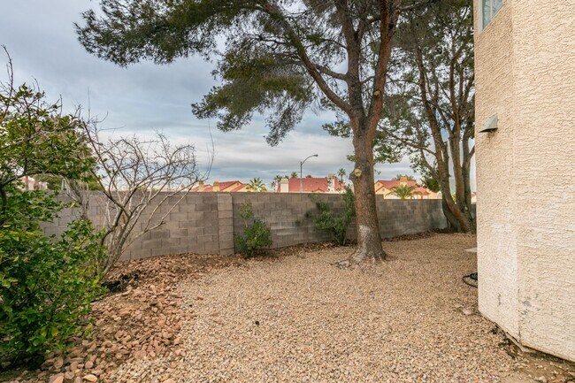 Building Photo - 1738 Toltec Cir