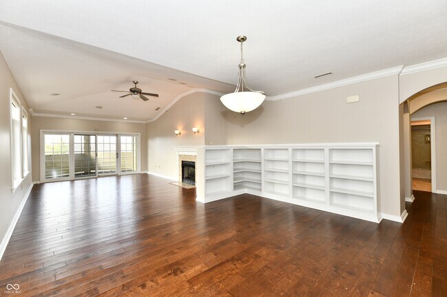 Building Photo - 8555 One W Dr