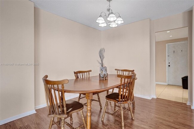 Building Photo - 1833 S Ocean Dr