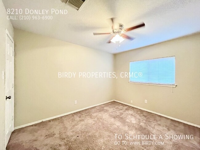 Building Photo - "Charming 3-Bed Sanctuary with Spacious In...