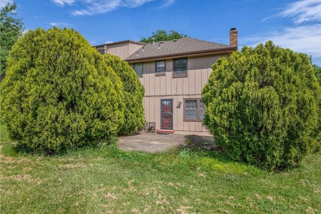 Building Photo - 405 S Montclaire Dr