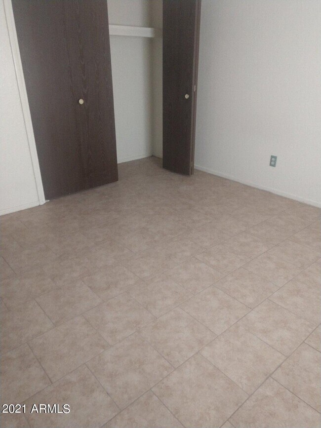 Building Photo - 4390 Plaza Oro Loma
