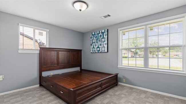 Building Photo - 12402 River Trail Dr