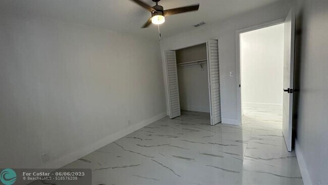 Building Photo - 1460 NW 22nd Ct