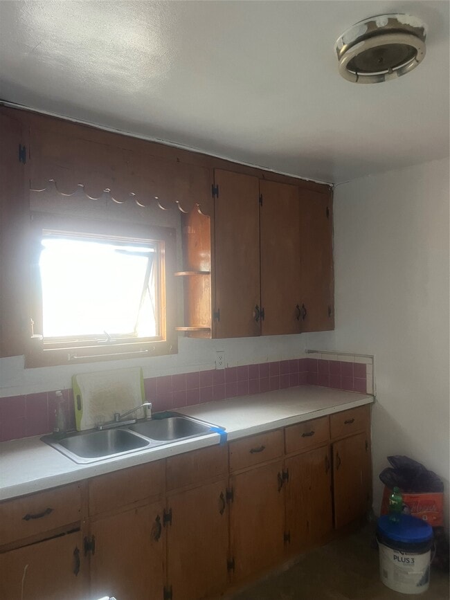 Building Photo - 127 Burbank Ave