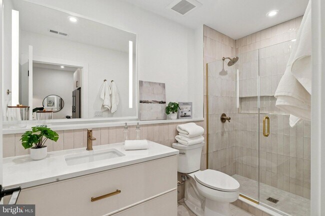 Building Photo - 30 W Allens Ln