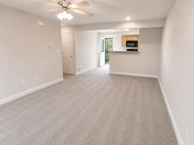 Building Photo - 4005 Snowy Owl Dr