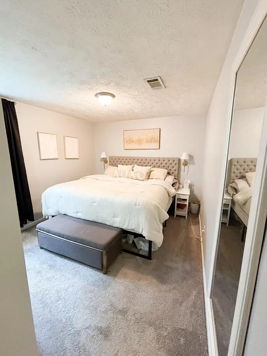 Building Photo - 1209 Mount Rushmore Way