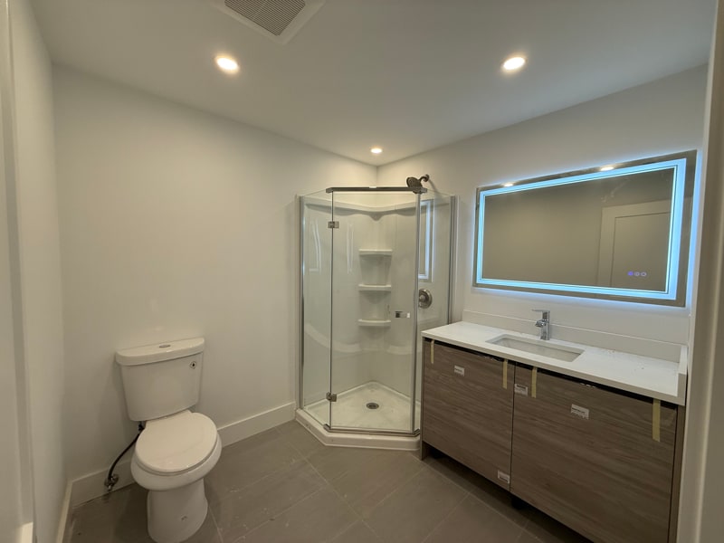 Building Photo - 49 Chase St