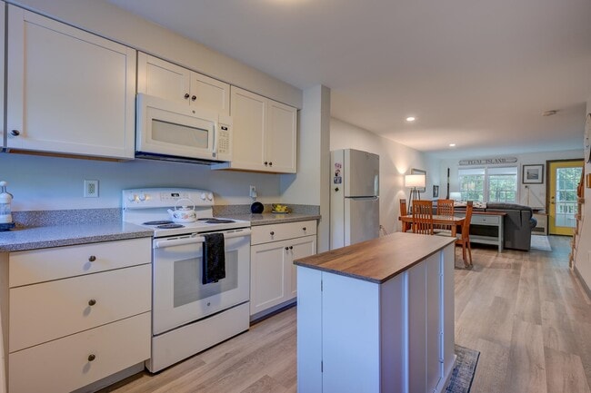 Building Photo - 78 Saco Pnes Dr