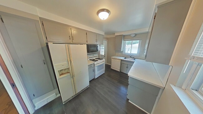 Building Photo - 20417 Sunnydale St