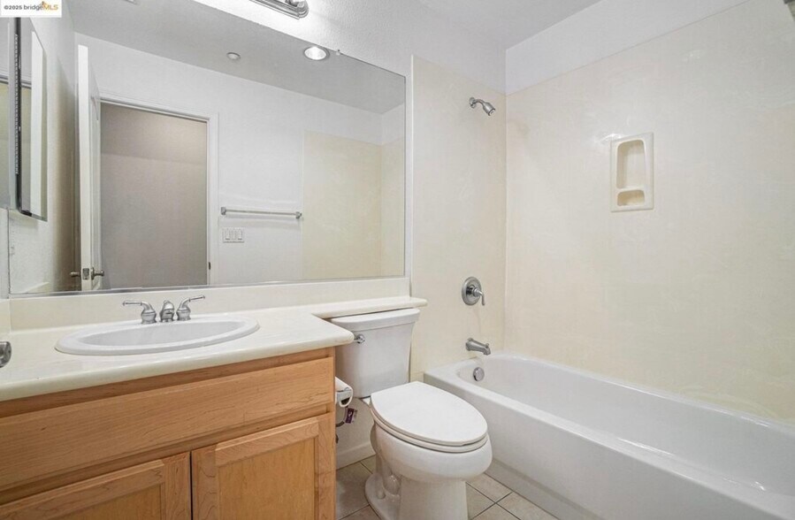 Building Photo - 722 Bentley Ct