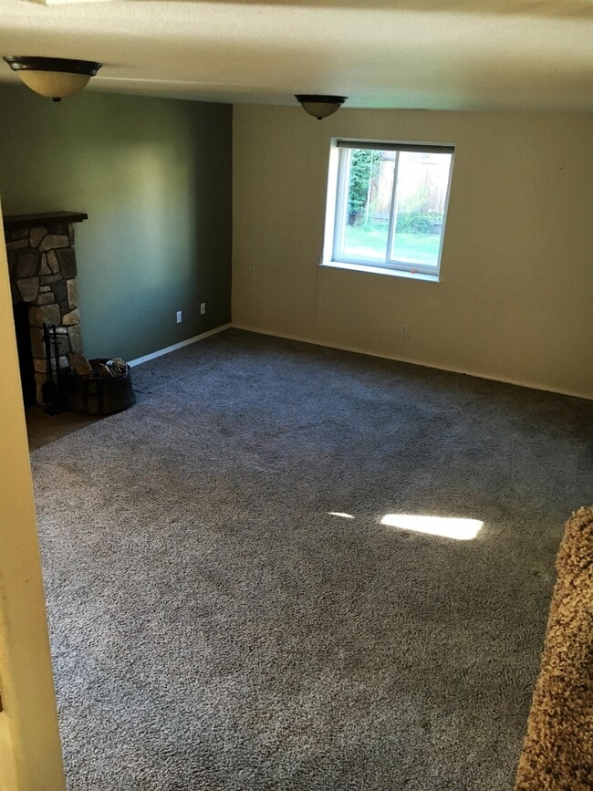 Building Photo - 2144 N Fastwater Ave