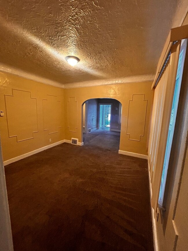 Building Photo - 3-bedroom located on Detroit's East side!