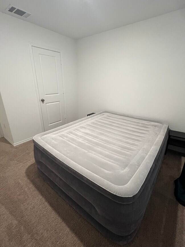 Building Photo - 7211 Green Sapphire