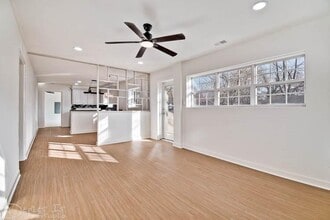 Building Photo - 5 S Pollard Ave