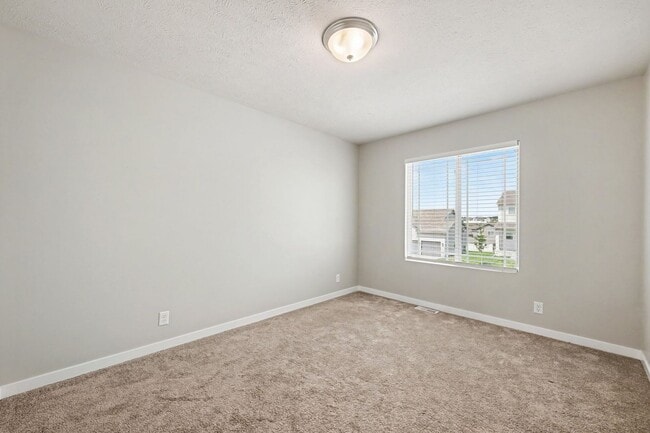 Building Photo - 17009 Huntington Ave