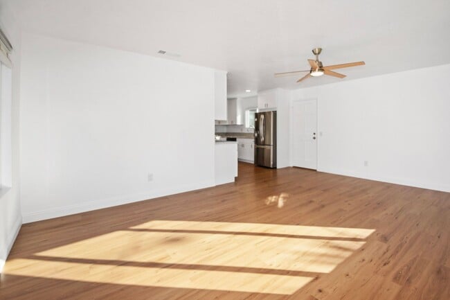 Building Photo - 3/2 Remodeled Home with Large Fenced Yard