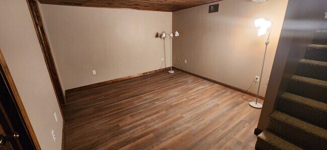 Building Photo - 1224 Woodlawn Dr