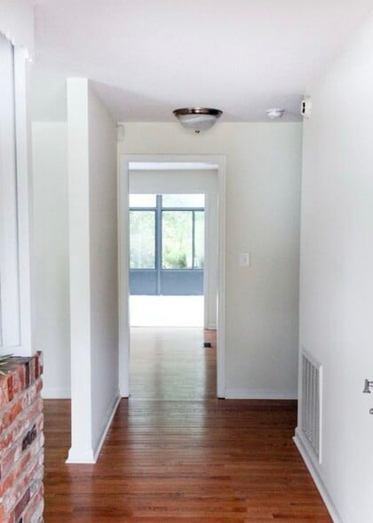 Building Photo - 504 Aumond Rd