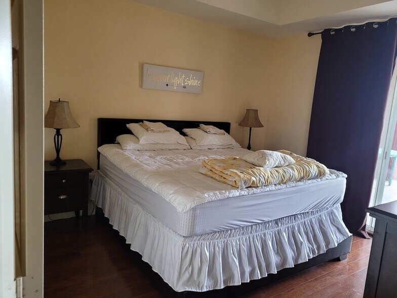 Building Photo - 83 E Agate Ave