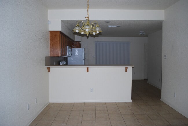 Building Photo - 910 Crymes Ln