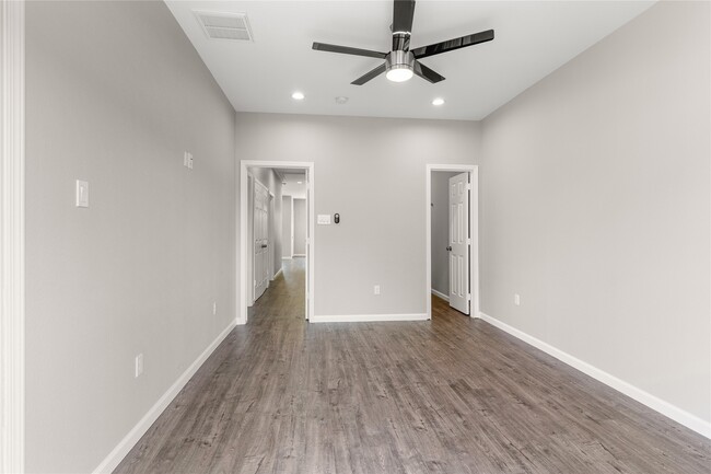 Building Photo - 5107 Groveton St