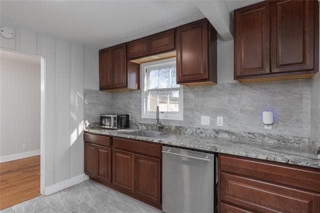 Building Photo - 4525 Almena Rd