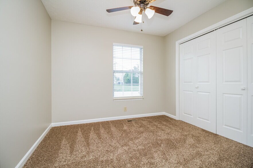 Building Photo - 3512 Calais Cir