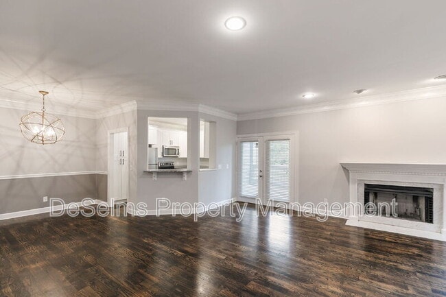 Building Photo - 210 Ashlawn Ct