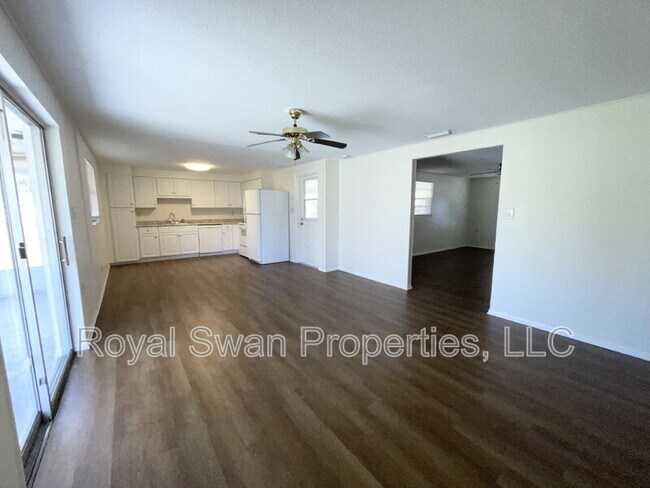 Building Photo - 303 Thornwood Way