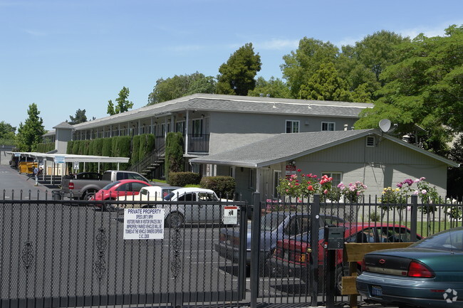Building Photo - Cambridge Park Apartments