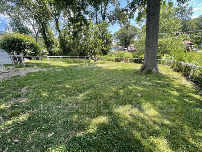 Building Photo - 3592 Valley Wood Dr