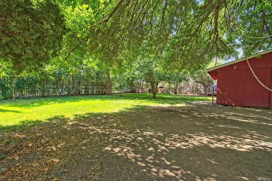 Building Photo - 333 F St NW