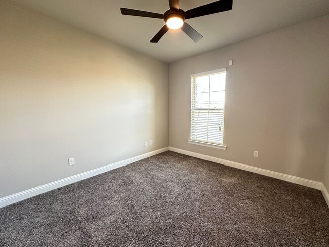 Building Photo - *$500 off FIRST MONTHS RENT MOVE IN SPECIAL* (LUCIEN FIELD ESTATES-SOUTHEAST SHREVEPORT-BEAUTIFUL...