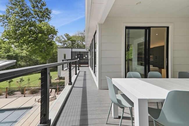 Building Photo - 201 Kahana Ln