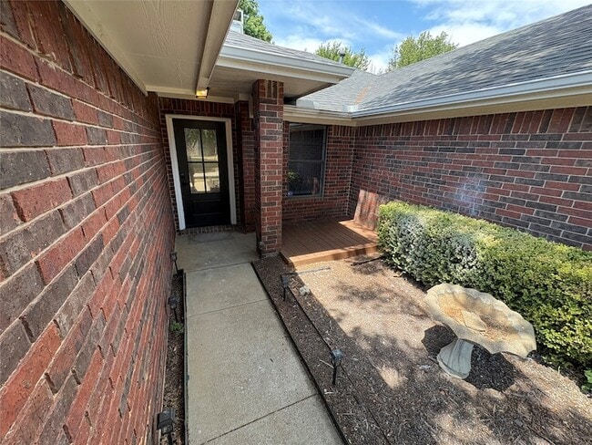 Building Photo - 2710 Vistaview Dr
