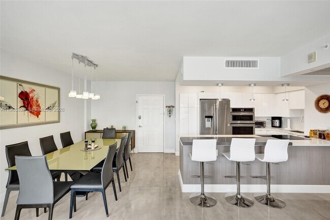 Building Photo - 2501 S Ocean Dr