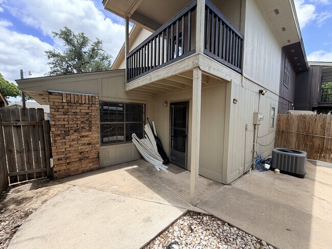 Building Photo - 1722 Utah Ave