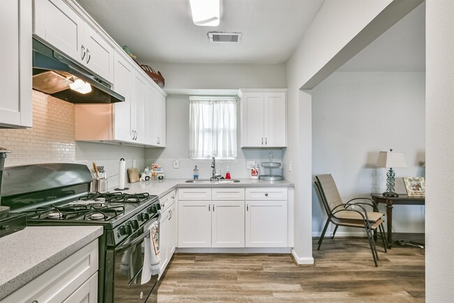 Building Photo - 5008 Avenue O 1/2