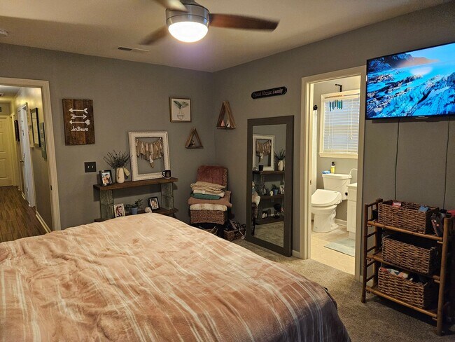 Building Photo - Lovely 3 Bedroom, 2 bath unfurnished home located in Hampstead - Plantation Pointe Community