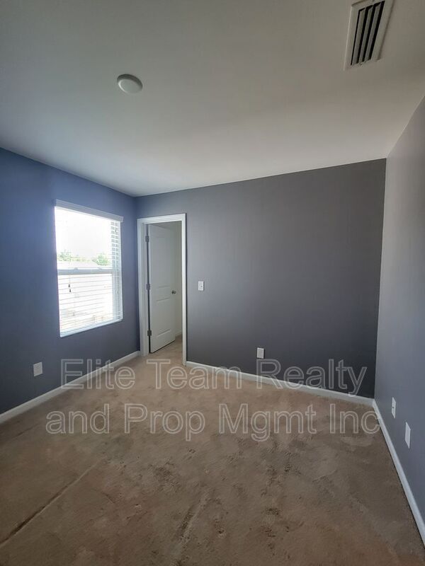 Building Photo - 1349 Haestad Ct