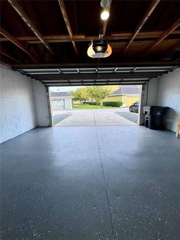 Building Photo - 6215 S Chickasaw Trail