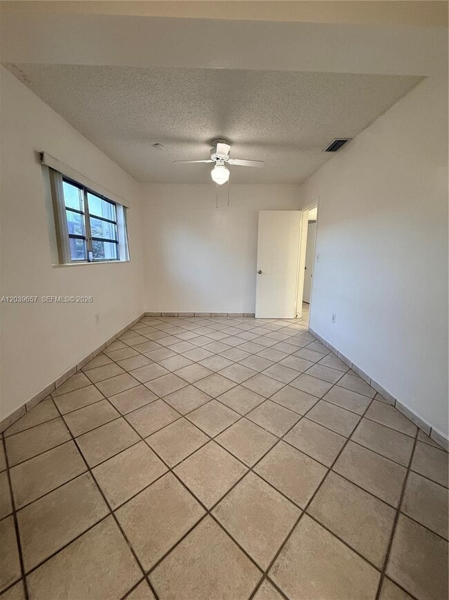 Building Photo - 561 W 39th St