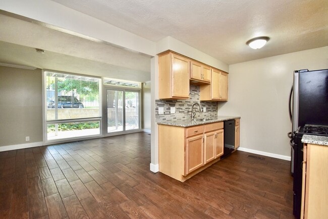 Building Photo - 127 E 1100 N