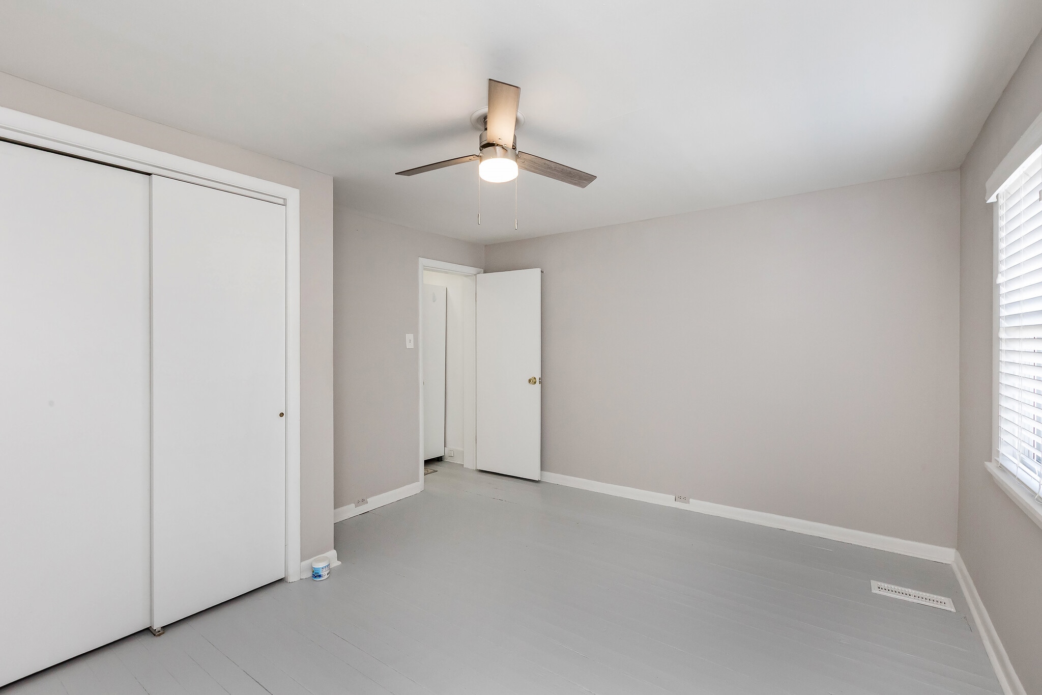 Building Photo - 19 Degrange St