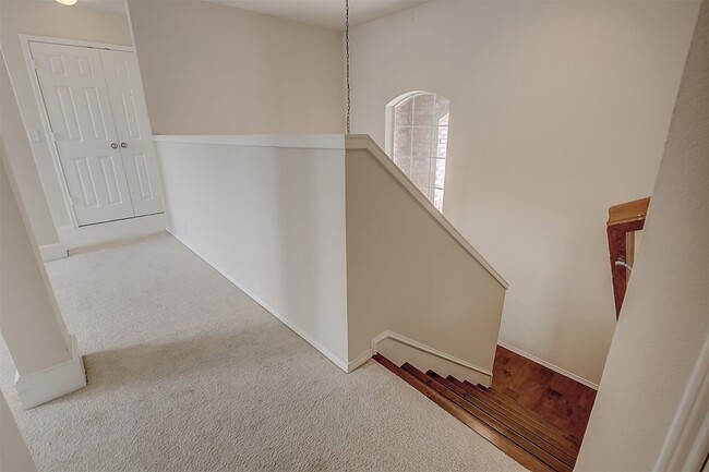 Building Photo - 2609 Monroe Dr