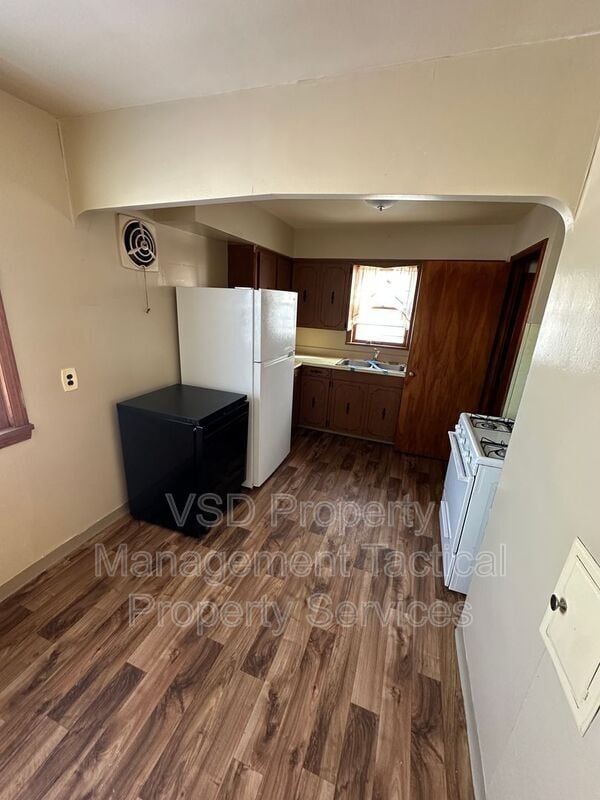 Building Photo - 10301 Granger Rd