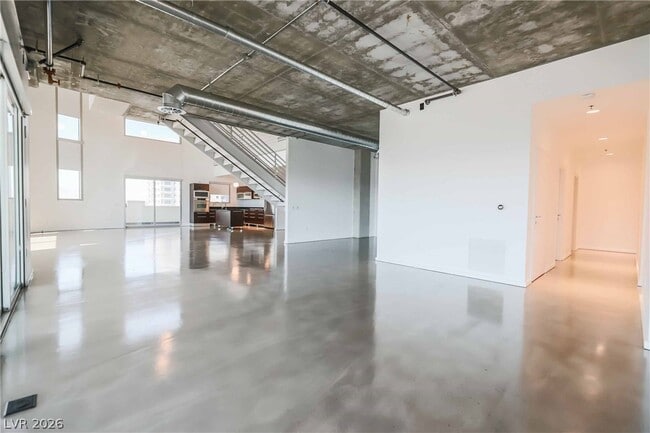 Building Photo - 900 S Las Vegas Blvd